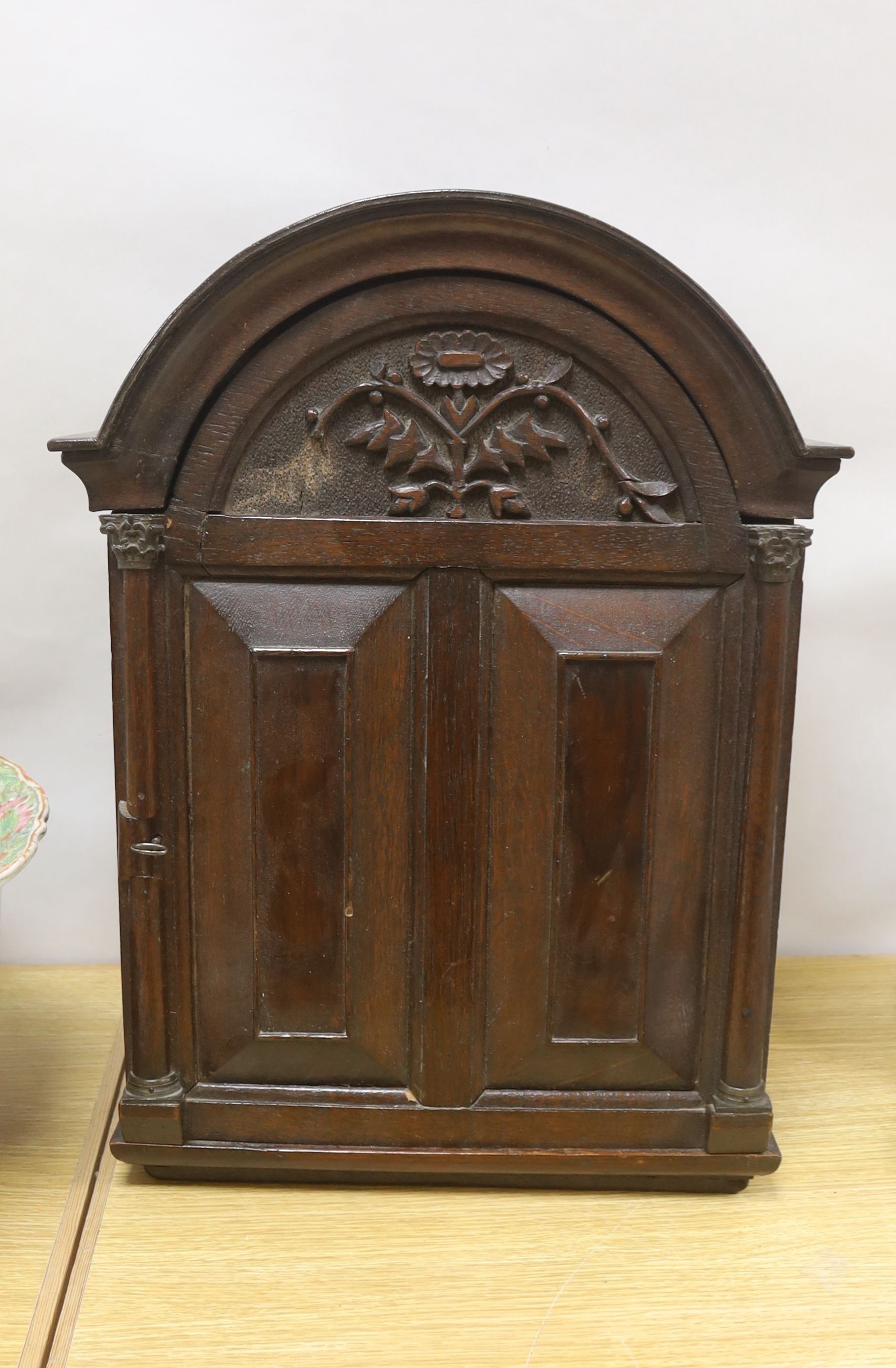 A 19th century Dutch oak wall-mounted smoker's cabinet (a.f.) - 50cm